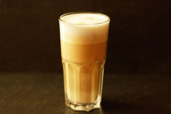 latte macchiato_Jetzer_Bäckerei_Konditorei_Basel_Café_Confiserie_Feinbäckerei_Catering_Apéro_Partyservice